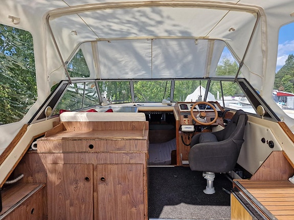 Marex 27 SunCruiser, Volvo Penta AQD40A, Ankervinsj, Webasto, Ny kalesje. 3 of 14