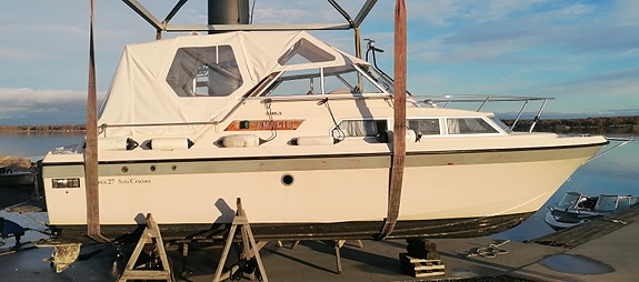 Marex 27 SunCruiser, Volvo Penta AQD40A, Ankervinsj, Webasto, Ny kalesje. 14 of 14