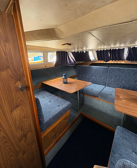 Marex 27 SunCruiser, Volvo Penta AQD40A, Ankervinsj, Webasto, Ny kalesje. 10 of 14