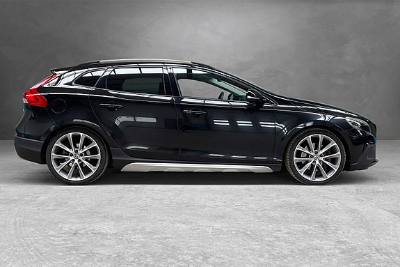Volvo V40 Cross Country 7 of 30