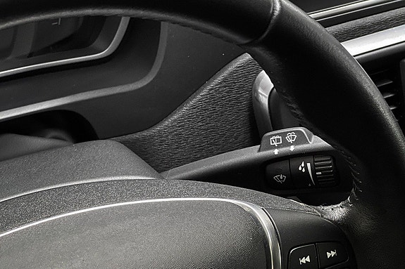 Volvo V40 Cross Country 23 of 30