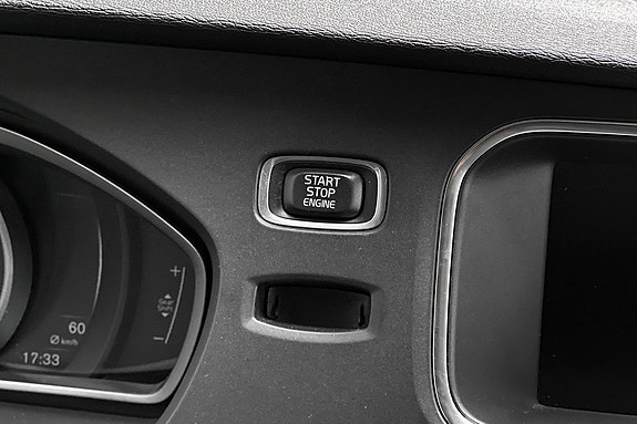 Volvo V40 Cross Country 24 of 30