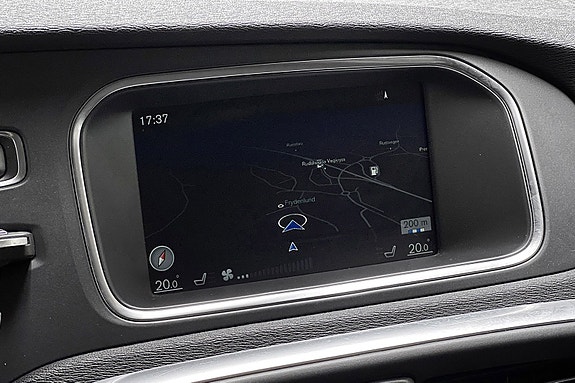 Volvo V40 Cross Country 30 of 30