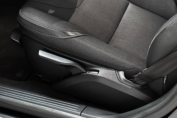 Volvo V40 Cross Country 16 of 30