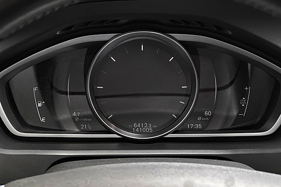 Volvo V40 Cross Country 25 of 30