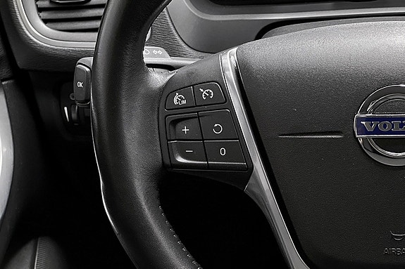 Volvo V40 Cross Country 20 of 30