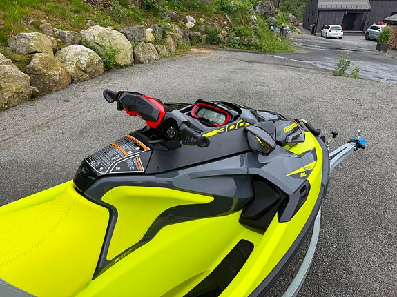 Sea-Doo RXT-X 300 RS (2019) - 300 HK  Neon Yellow - kun  110 timer 11 of 14