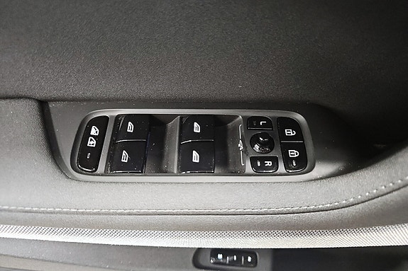 Polestar 2 9 of 13