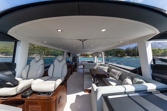 Fairline Squadron 58 - Vises under Cannes Yachting Festival 2026 15 of 25