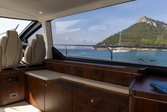 Fairline Squadron 58 - Vises under Cannes Yachting Festival 2026 19 of 25
