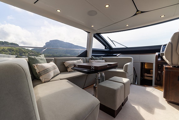 Fairline Squadron 58 - Vises under Cannes Yachting Festival 2026 18 of 25