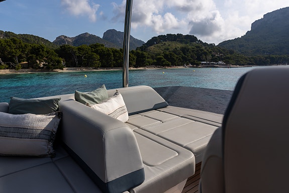 Fairline Squadron 58 - Vises under Cannes Yachting Festival 2026 10 of 25