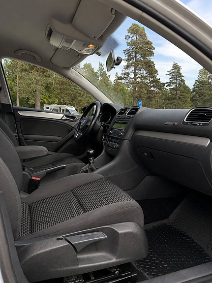 Volkswagen Golf VI 12 of 23