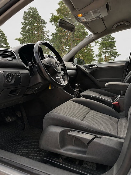 Volkswagen Golf VI 18 of 23