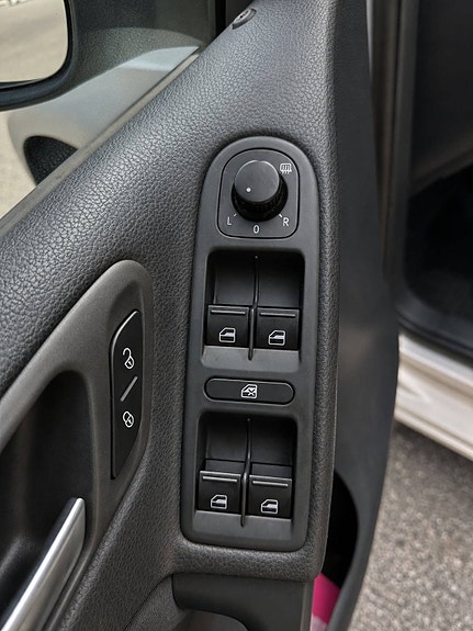 Volkswagen Golf VI 16 of 23