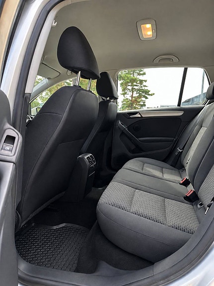 Volkswagen Golf VI 17 of 23