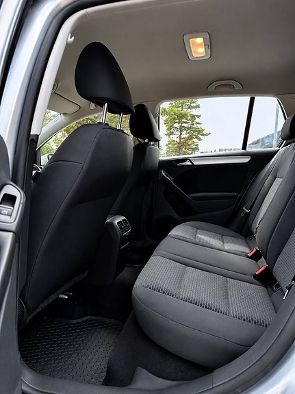 Volkswagen Golf VI 13 of 23