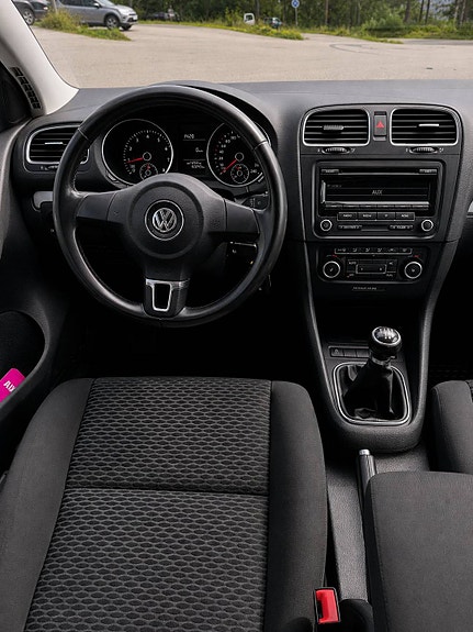 Volkswagen Golf VI 11 of 23