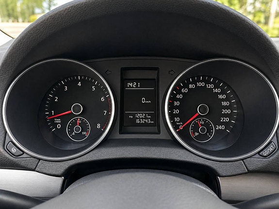 Volkswagen Golf VI 15 of 23