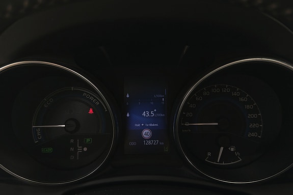 Toyota Auris 24 of 30