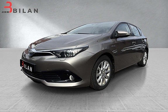 Toyota Auris 2 of 30