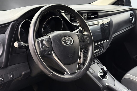 Toyota Auris 18 of 30