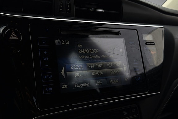 Toyota Auris 29 of 30