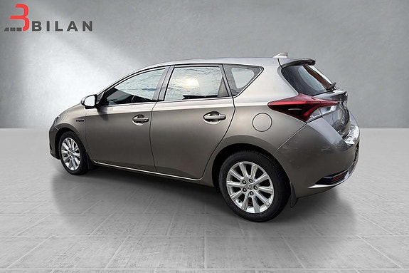 Toyota Auris 6 of 30