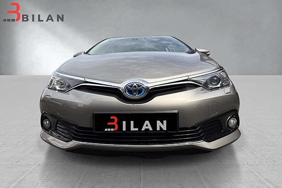 Toyota Auris 14 of 30