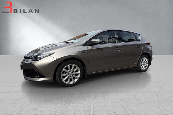 Toyota Auris 3 of 30