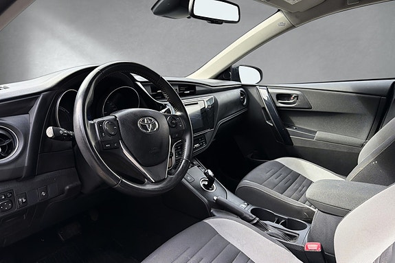 Toyota Auris 16 of 30