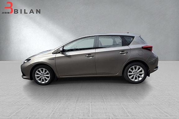 Toyota Auris 4 of 30