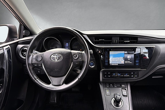 Toyota Auris 21 of 30