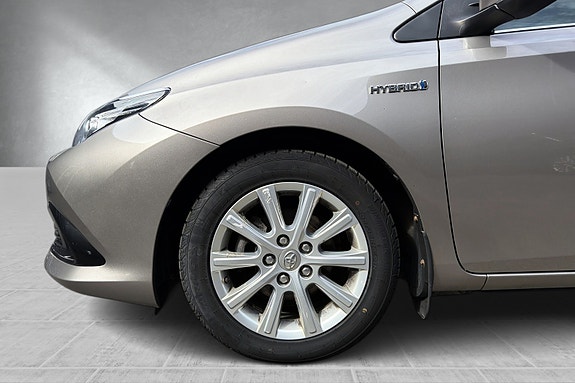 Toyota Auris 5 of 30