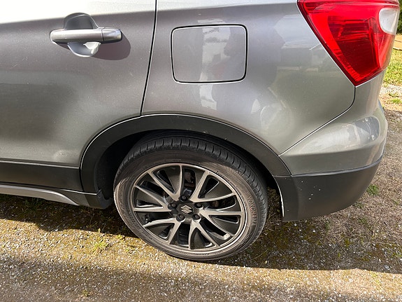 Suzuki SX4 S-Cross 8 of 12