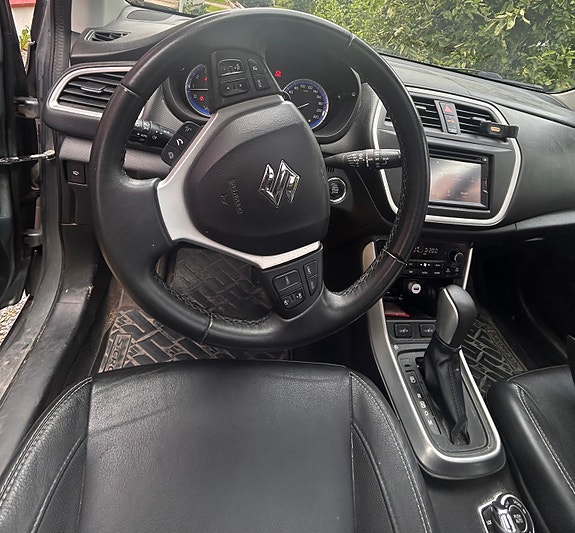 Suzuki SX4 S-Cross 10 of 12