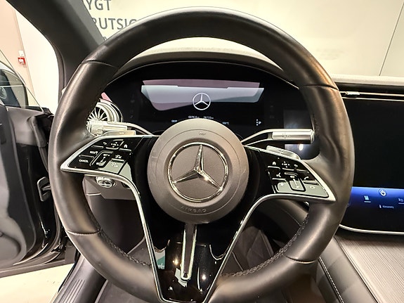 Mercedes-Benz EQS580 24 of 30