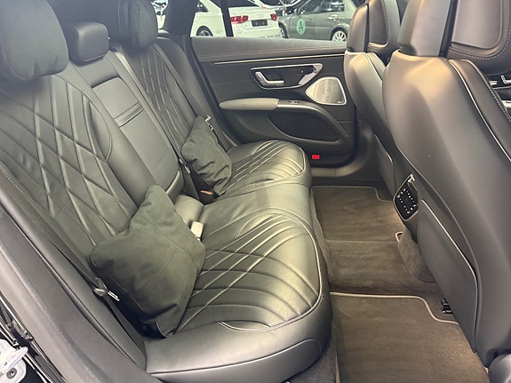 Mercedes-Benz EQS580 16 of 30