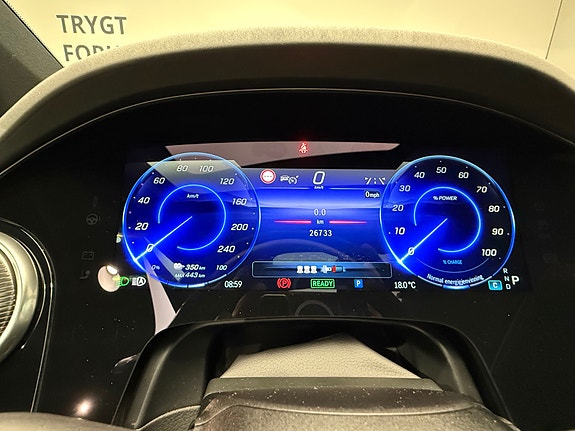 Mercedes-Benz EQS580 27 of 30