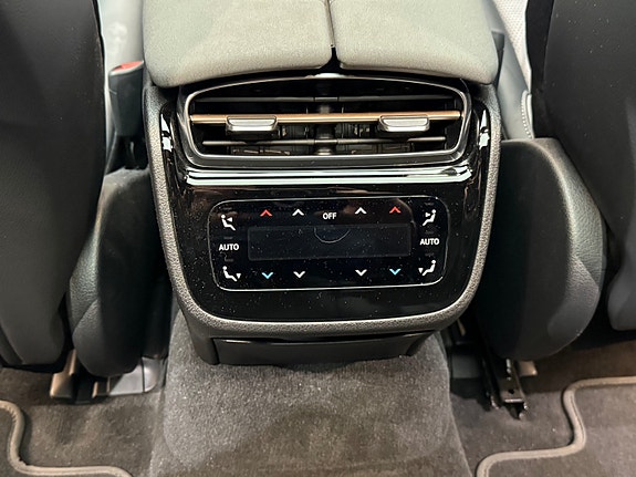 Mercedes-Benz EQS580 21 of 30
