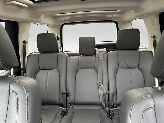 Land Rover Discovery 21 of 24