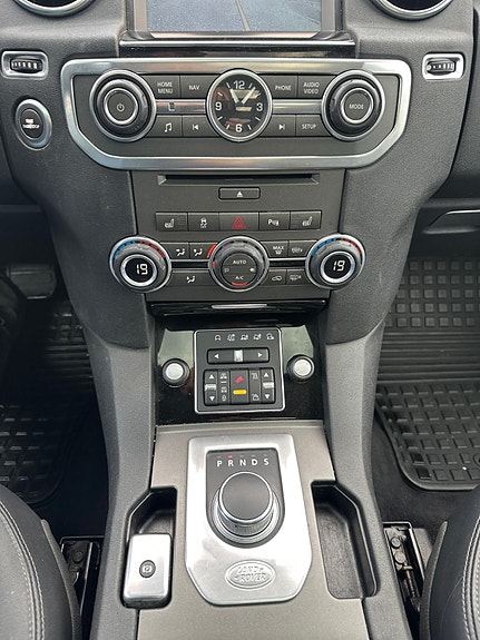 Land Rover Discovery 19 of 24