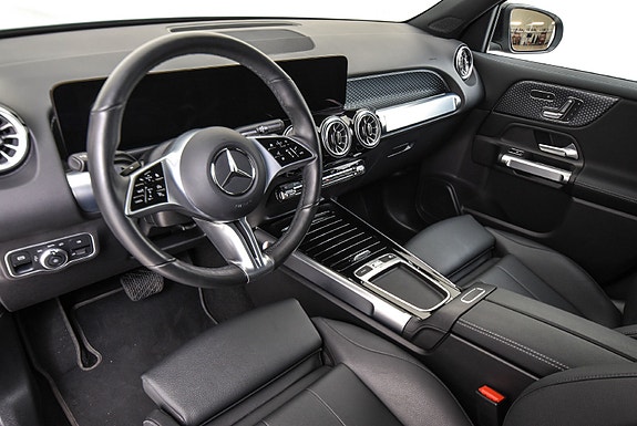 Mercedes-Benz EQB300 12 of 27