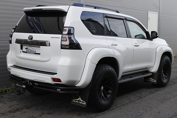 Toyota Land Cruiser 7 of 30