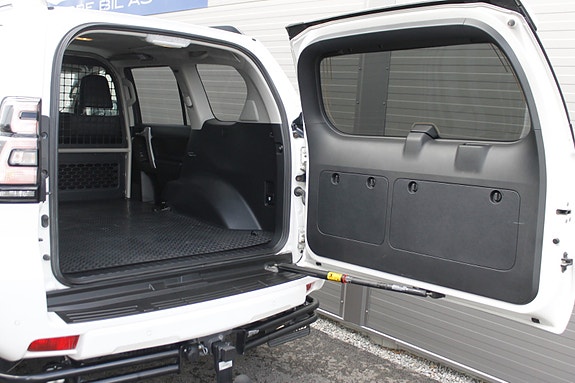 Toyota Land Cruiser 13 of 30