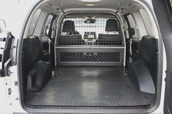 Toyota Land Cruiser 14 of 30