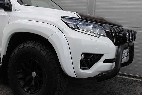 Toyota Land Cruiser 5 of 30