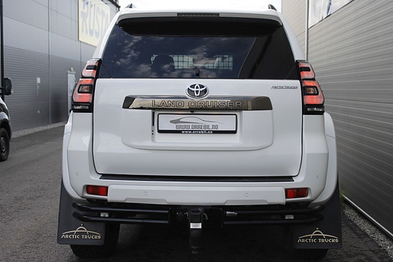 Toyota Land Cruiser 11 of 30