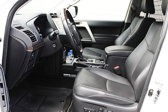 Toyota Land Cruiser 21 of 30