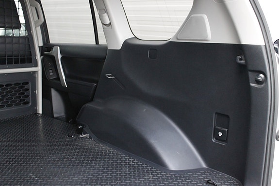 Toyota Land Cruiser 16 of 30